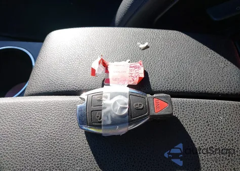 2013 Mercedes-Benz C 300 Sport 4Matic z USA, uszkodzony, nr VIN WDDGF8AB2DR246745